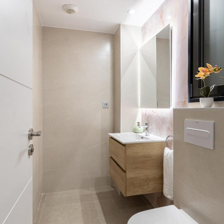 Cosmo Apartments Consell de Cent - Plaza Universitat - Superior Apartment - 12