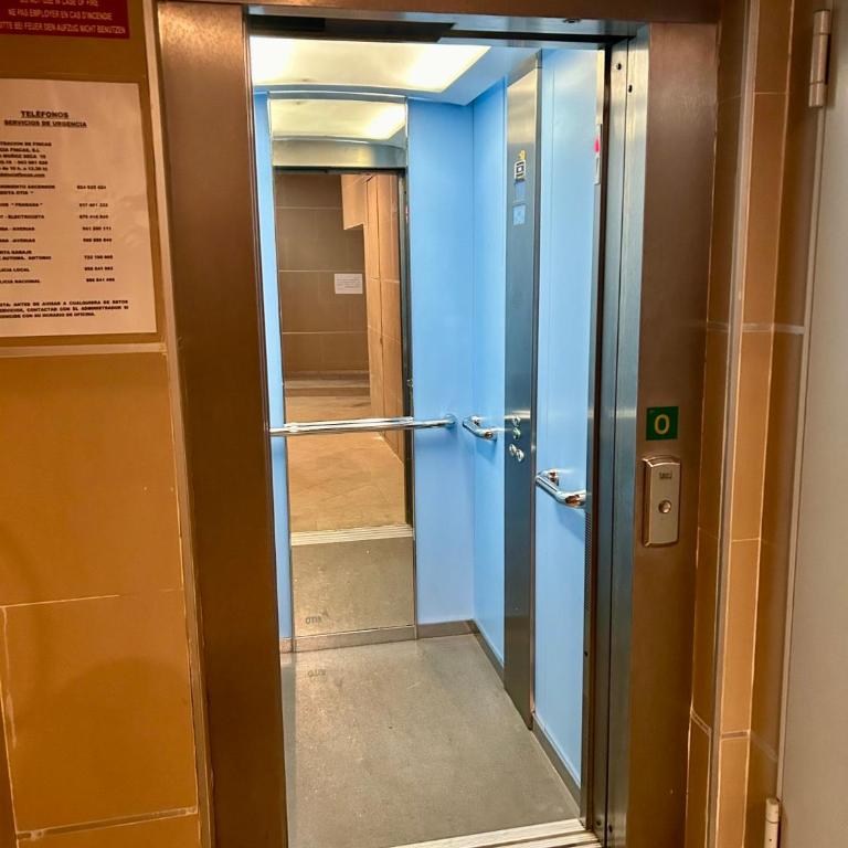 GATU Faro con Parking gratis, "preferente para mayores de 21 años y familias " - Apartamento de 2 dormitorios - 20