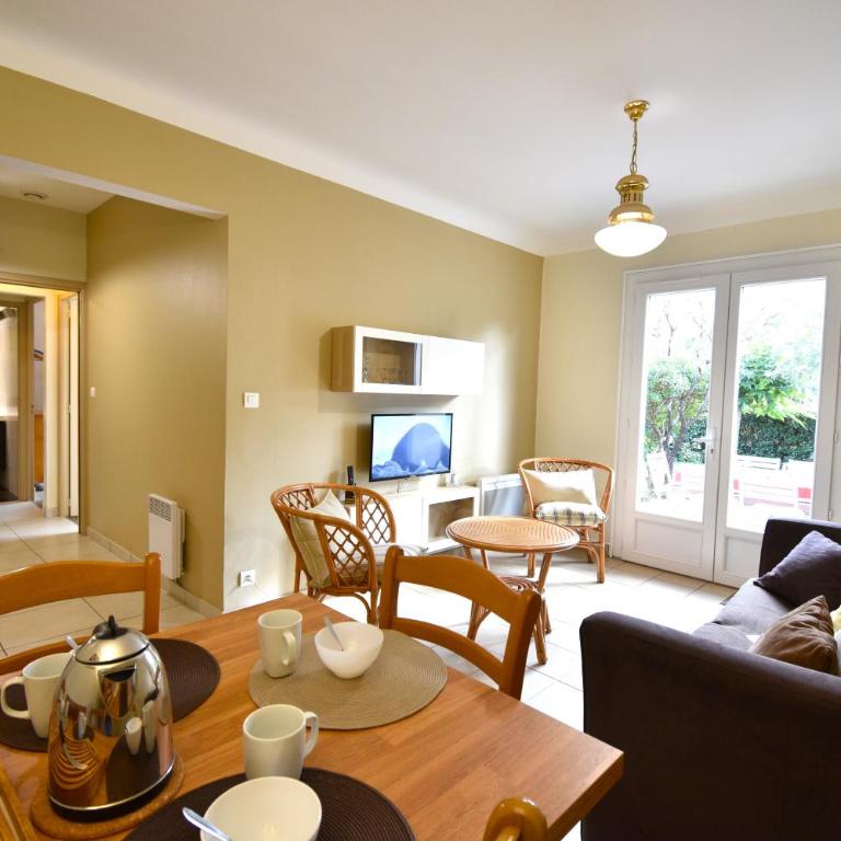 Anlga - Hossegor villa mitoyenne de plain pied rénovée avec jardinet clos et terrasse - Maison 2 Chambres - 3
