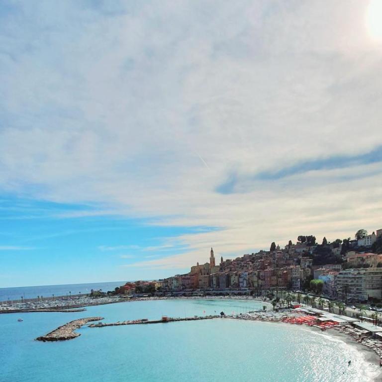 MENTON # MONACO - F1 GP - 4 PERSONS - SEA VIEW - NEW - PARKING - CLIM - PREMIUM - BEACH and SUN - One-Bedroom Apartment with Sea View - 8