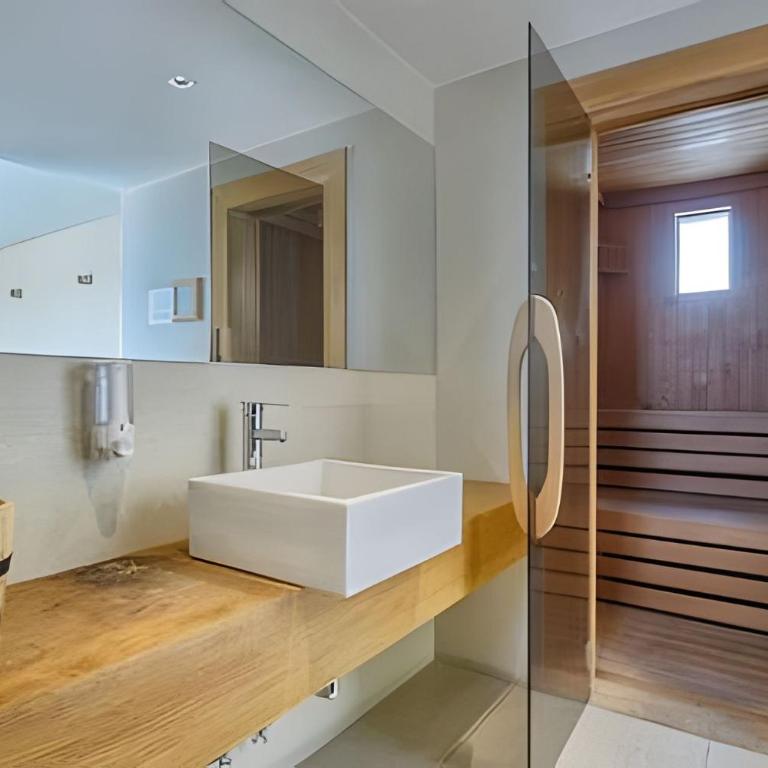 Dorrego Palace in Heart of Palermo Hollywood - Two-Bedroom Apartment - 21