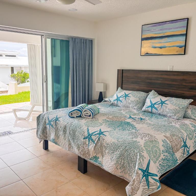 Brisas Shores 07 Beachfront Condo, Ocean view Pool and garden area, Zona Hotelera Cancun - One-Bedroom Apartment - 12