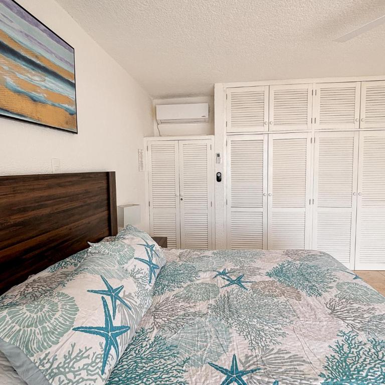 Brisas Shores 07 Beachfront Condo, Ocean view Pool and garden area, Zona Hotelera Cancun - One-Bedroom Apartment - 13