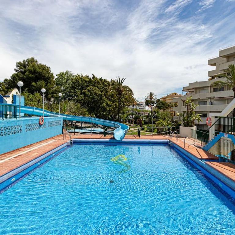 Bright Apt 2 BDR, with sea views, Benalbeach - One-Bedroom Apartment - 46