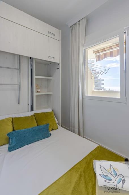 Bright Apt 2 BDR, with sea views, Benalbeach - One-Bedroom Apartment - 23