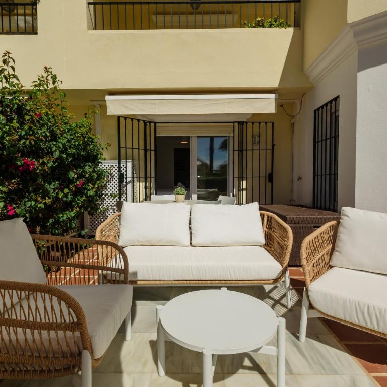 Cozy apartment with terrace and access to the beach, in Elviria, Marbella East - Two-Bedroom Apartment - 25