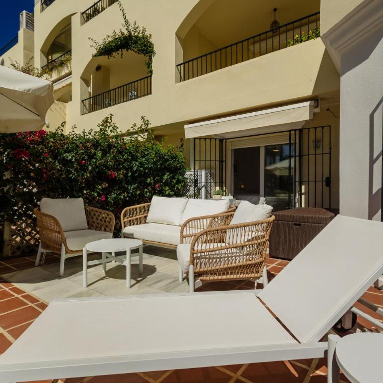 Cozy apartment with terrace and access to the beach, in Elviria, Marbella East - Two-Bedroom Apartment - 24