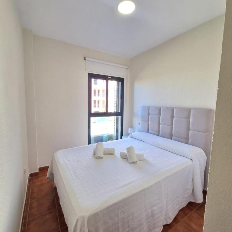 Azul Zahara Playa Apartamemtos Primera Linea - Three-Bedroom Deluxe Apartment - 2