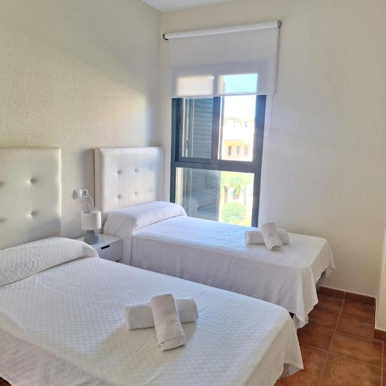 Azul Zahara Playa Apartamemtos Primera Linea - Three-Bedroom Deluxe Apartment - 3