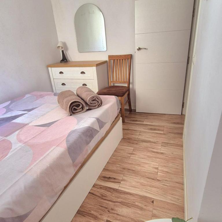 Piso segunda línea de playa - Three-Bedroom Apartment with Balcony - 30