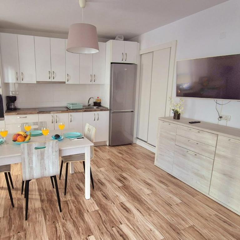 Piso segunda línea de playa - Three-Bedroom Apartment with Balcony - 18