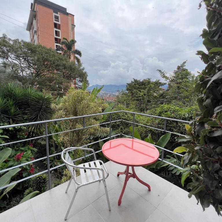 Son de la Loma Apartments - Studio with Balcony - 4