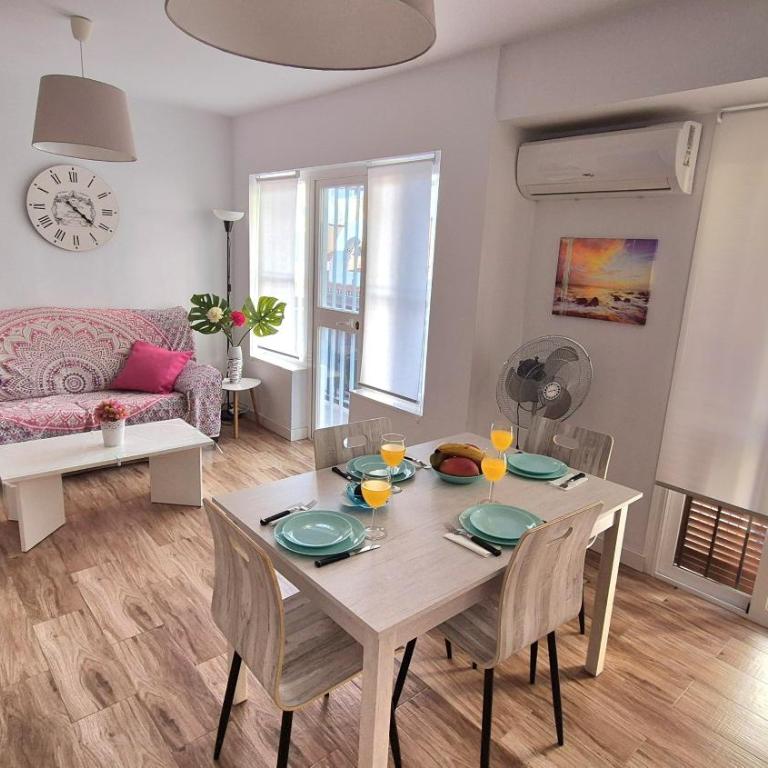 Piso segunda línea de playa - Three-Bedroom Apartment with Balcony - 17