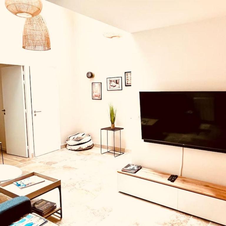 Stylish Loft Paris 17- 3 bdrs - 2 bathrs - 7 pers - Appartement 3 Chambres - 5