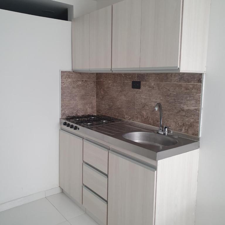ELEGANTE, CÓMODO Y MODERNO APARTAMENTO - SUR DE CALI - Habitación Doble Estándar - 4