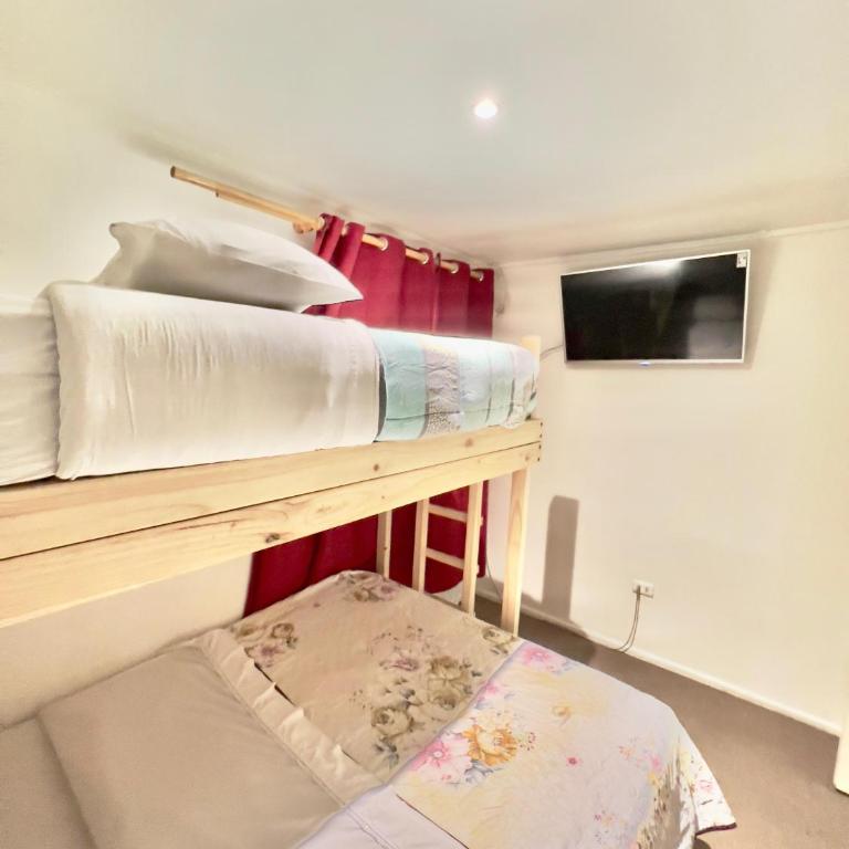 Hostal Brisas del Sur - Habitación Triple Básica con baño compartido - 2