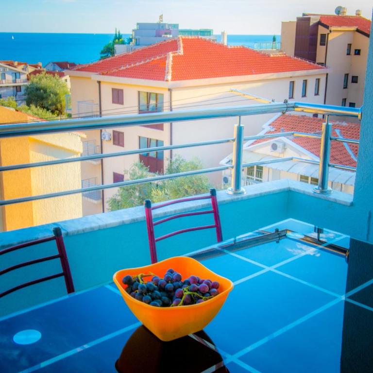 Apartmani Barović Bečići - One-Bedroom Apartment with Balcony - 1