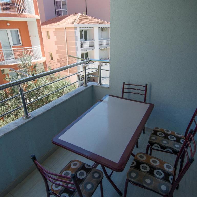 Apartmani Barović Bečići - Double Studio with balcony - 4