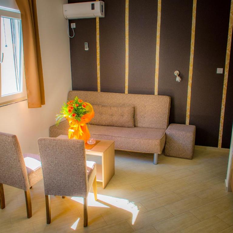 Apartmani Barović Bečići - One-Bedroom Apartment with Balcony - 10