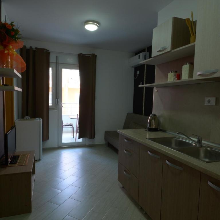 Apartmani Barović Bečići - One-Bedroom Apartment with Balcony - 8