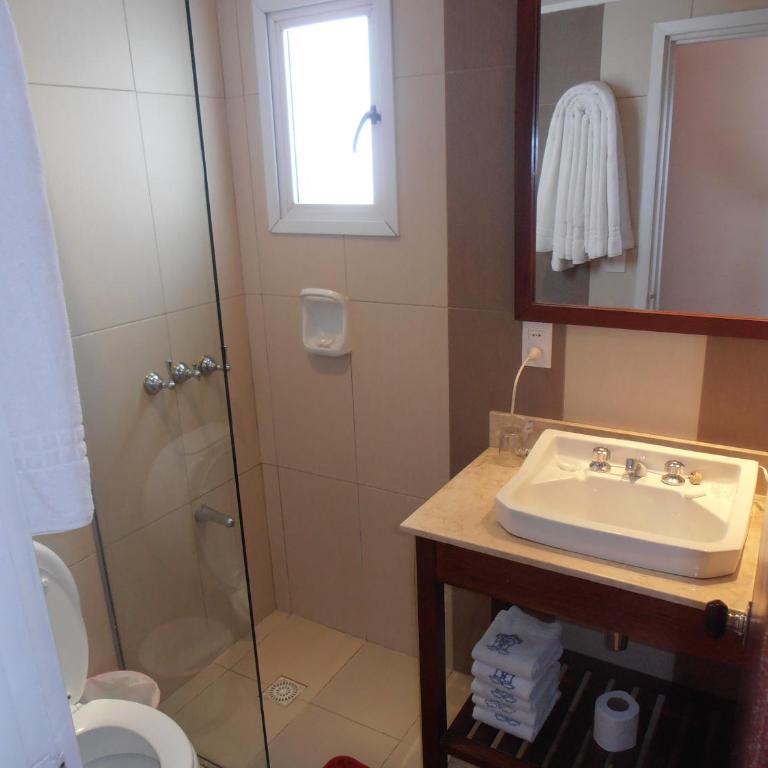 Hotel San Martin - Superior Quadruple Room - 7
