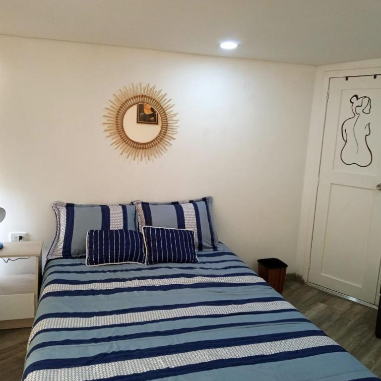 Hostal CasAlé Usaquén - Habitación Doble con baño privado - 3