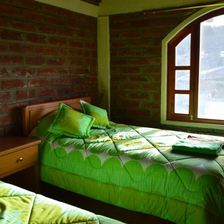 Runa Wasi Quilotoa - Family Room with Private Bathroom - 1