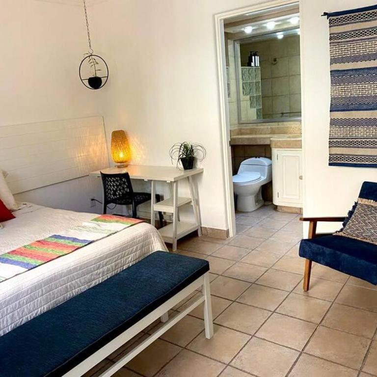 Casa Palencia Hotel and Breakfast - Queen Room with Garden View - 5