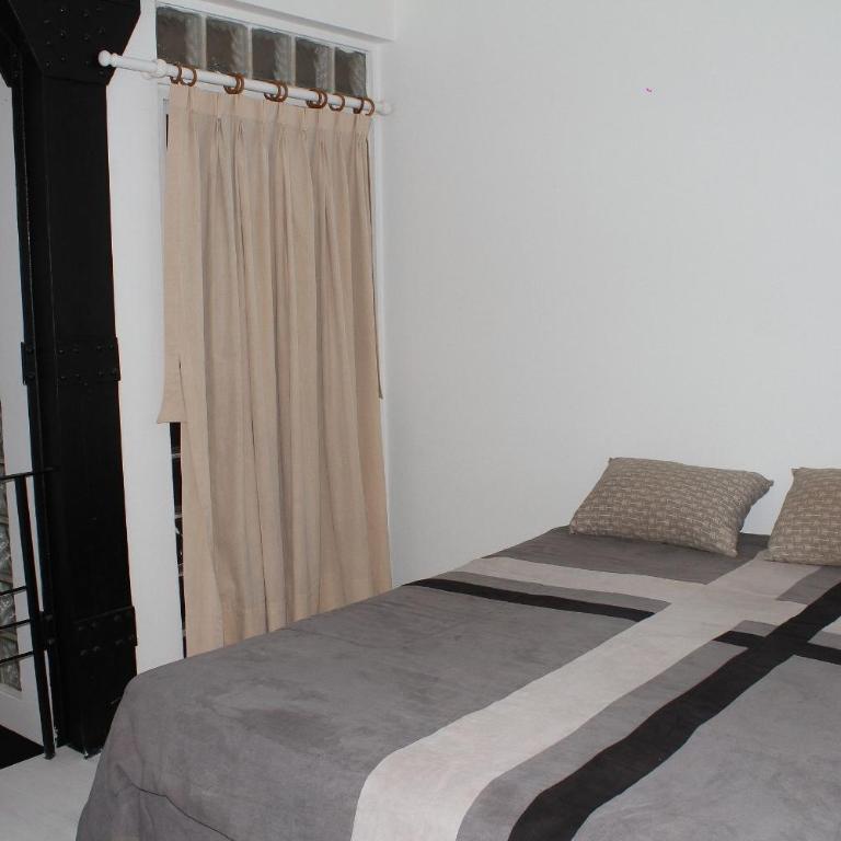 Hermoso Dúplex en San Cristóbal, Buenos Aires - Cama en dormitorio masculino compartido - 9