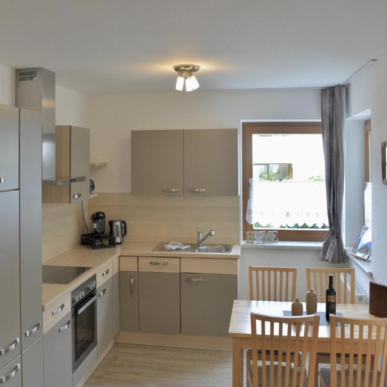 Chalet in Fulpmes near Stubai Glacier Skiing - Apartment mit 1 Schlafzimmer - 2