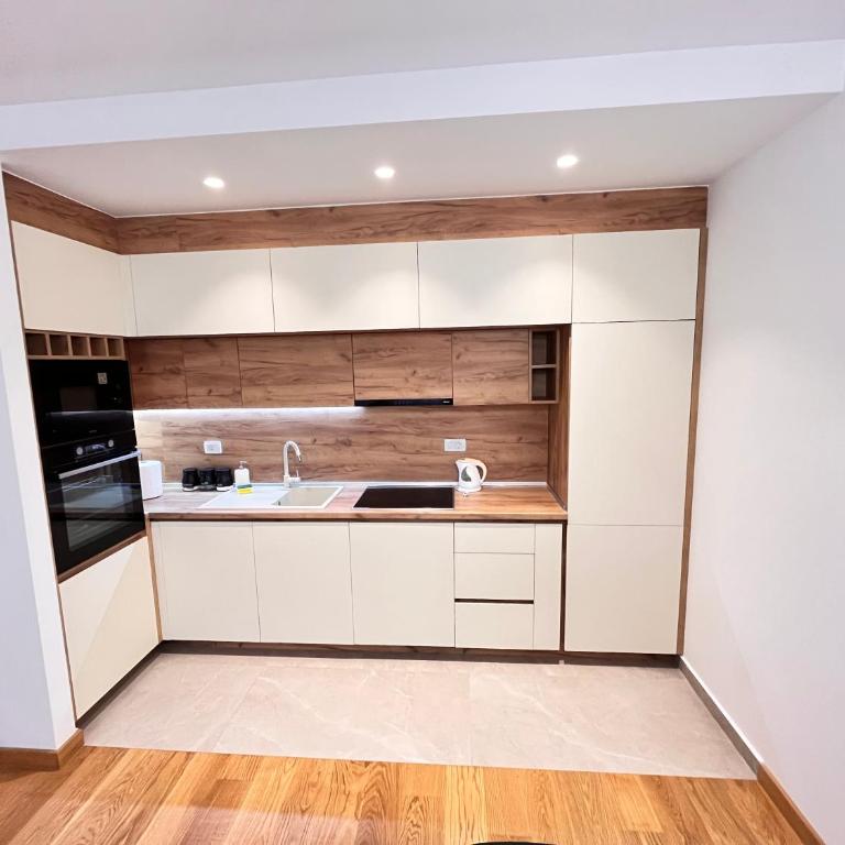 New City Luxury Apartments - Apartman sa 2 Spavaće Sobe i Balkonom - 1