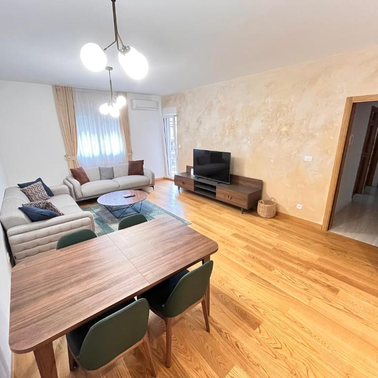 New City Luxury Apartments - Apartman sa 2 Spavaće Sobe i Balkonom - 7