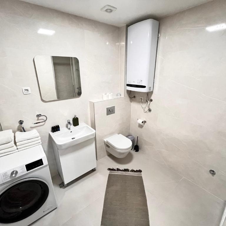 New City Luxury Apartments - Apartman sa 2 Spavaće Sobe i Balkonom - 20