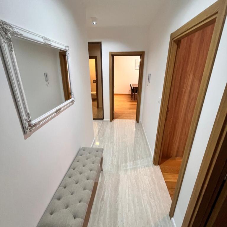 New City Luxury Apartments - Apartman sa 2 Spavaće Sobe i Balkonom - 16