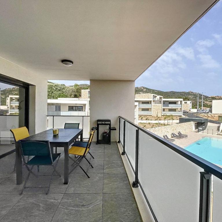 Grand T3 vue sur la baie de Calvi - Appartement 2 Chambres - Vue sur Mer - 10