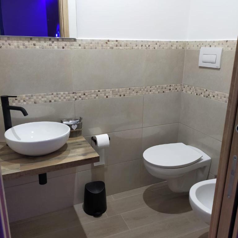 Blueroom ASSO - One-Bedroom House - 8
