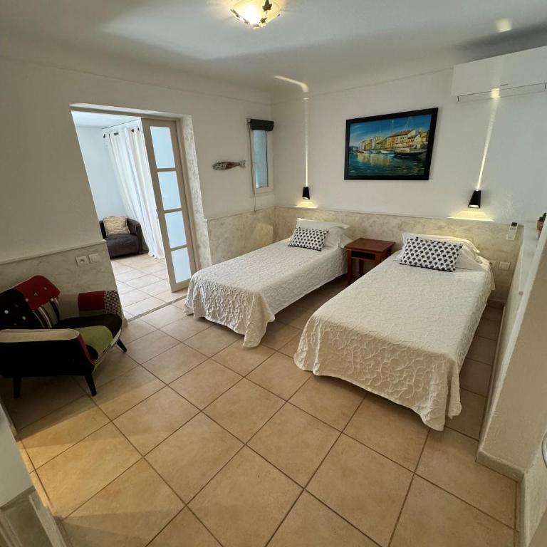 Hotel Les Flots Bleus - Chambre Quadruple - 7