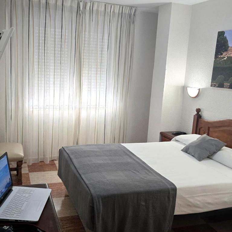 Hotel Sevilla - Habitación Doble - 1 o 2 camas - 10