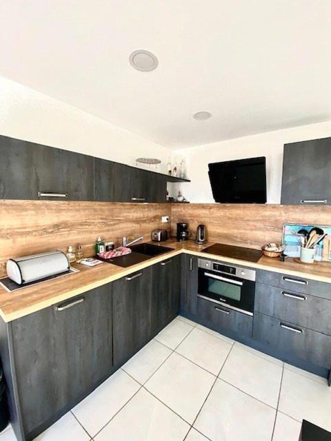 Maison, jardinet, terrasse, parking privée, climatisation - Apartment - 7