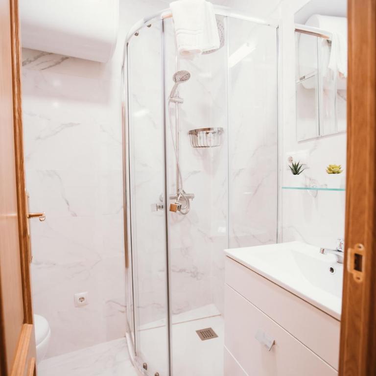 Las Ayalgas, apartamento en Llanes VUT-3935-AS - Three-Bedroom Apartment - 69
