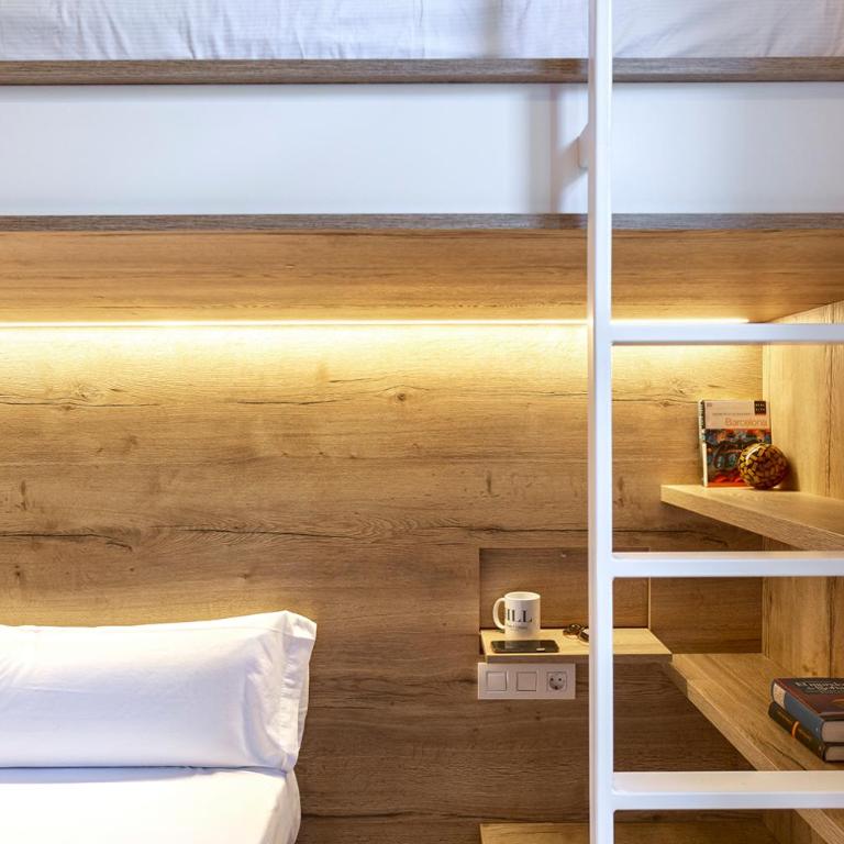 Weflating Boutique Hostel - Family Room with Balcony - 8