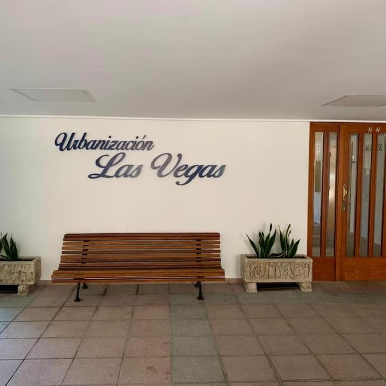 Estupendo apartamento con piscina y vistas al mar - Three-Bedroom Apartment - 5
