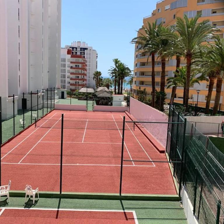 Estupendo apartamento con piscina y vistas al mar - Three-Bedroom Apartment - 7