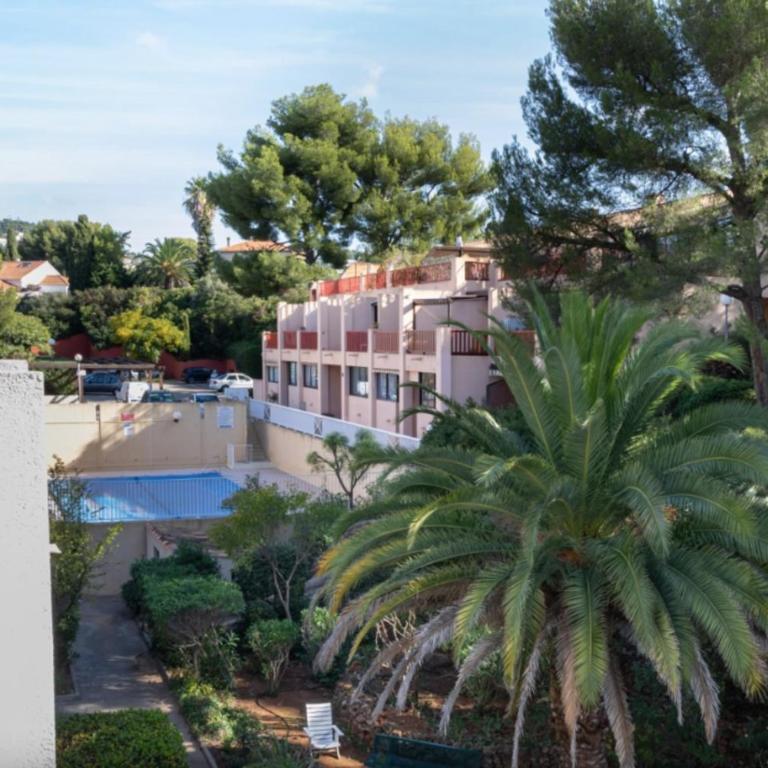 Superb apartment with terrace and private pool - Apartment - 12