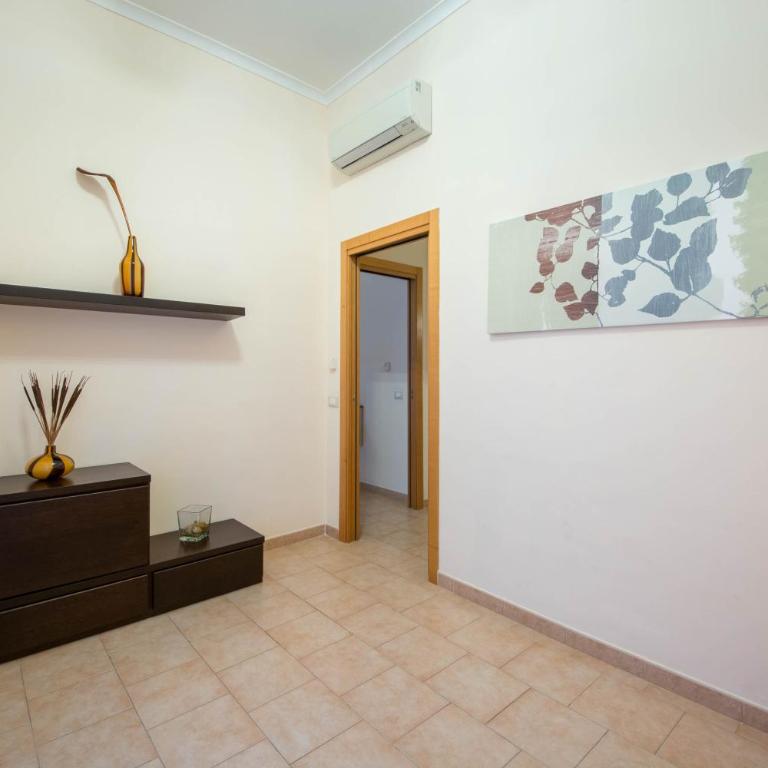 La Residenza - Appartamento con 2 Camere da Letto - 4