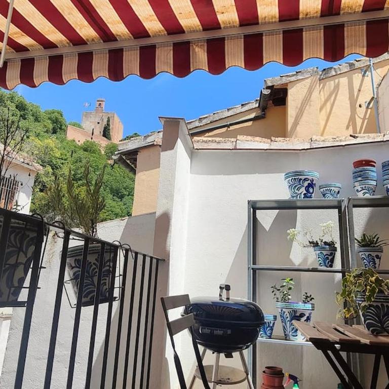 3 La Casa del Cuento - Ático con vista a la Alhambra - One-Bedroom Apartment - 18