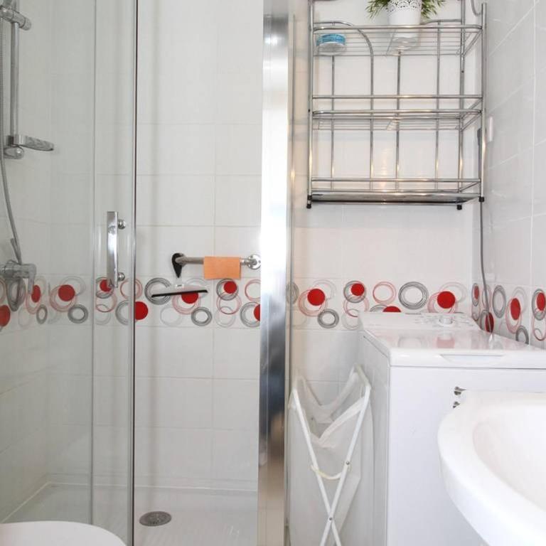 Charmant T1 avec grande terrasse, climatisé, proche des Thermes, équipé lave-vaisselle et lave-linge - FR-1-553-43 - Apartment (4 Adults) - 15