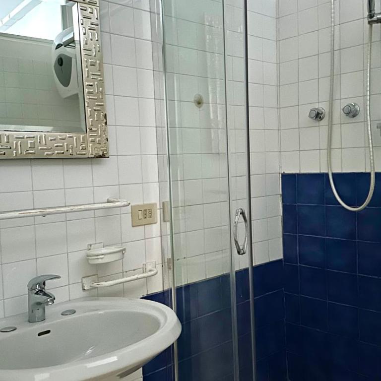 N195 - Numana, ampio pentalocale con giardino - Appartamento con 4 Camere - 12