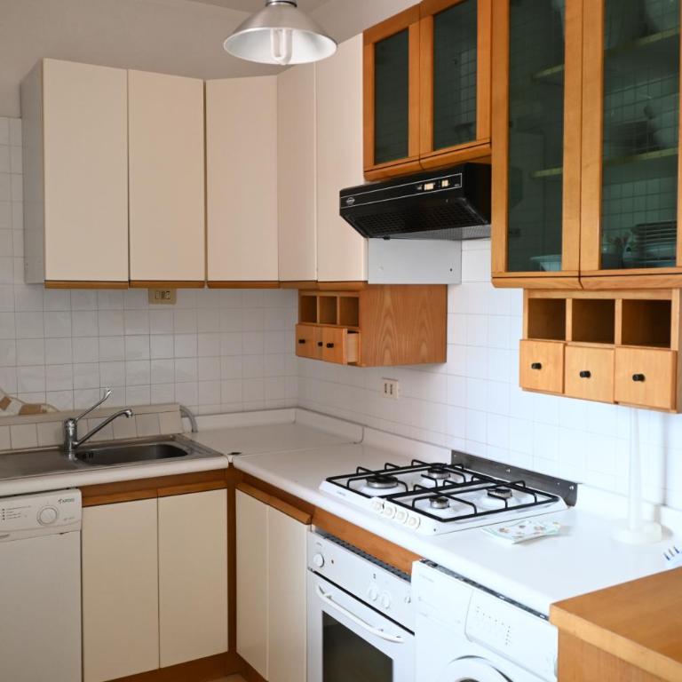 N195 - Numana, ampio pentalocale con giardino - Appartamento con 4 Camere - 8