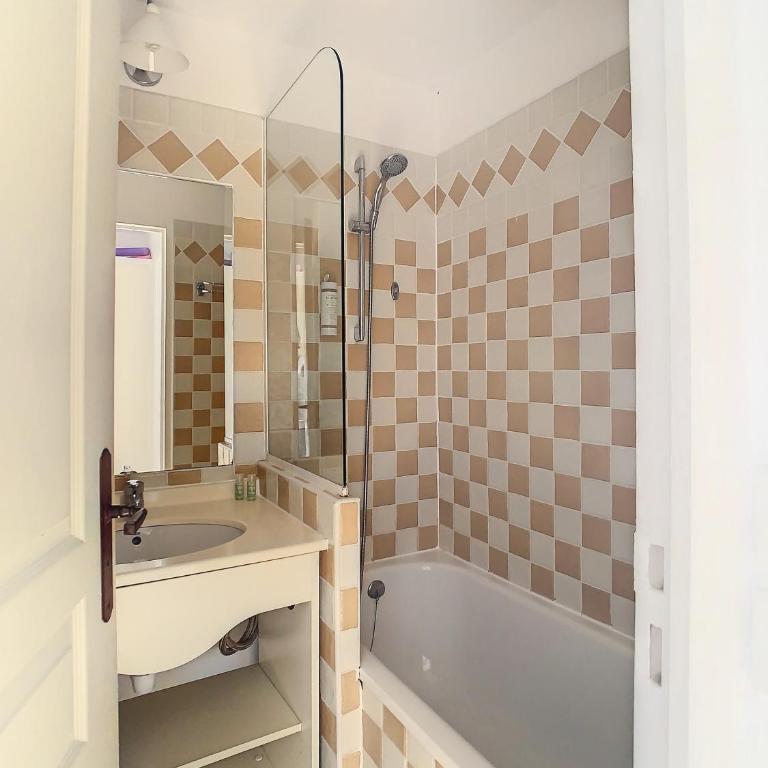 Le Francia - T2 30m2 - Piscine - Vue mer - Appartement 1 Chambre - 10
